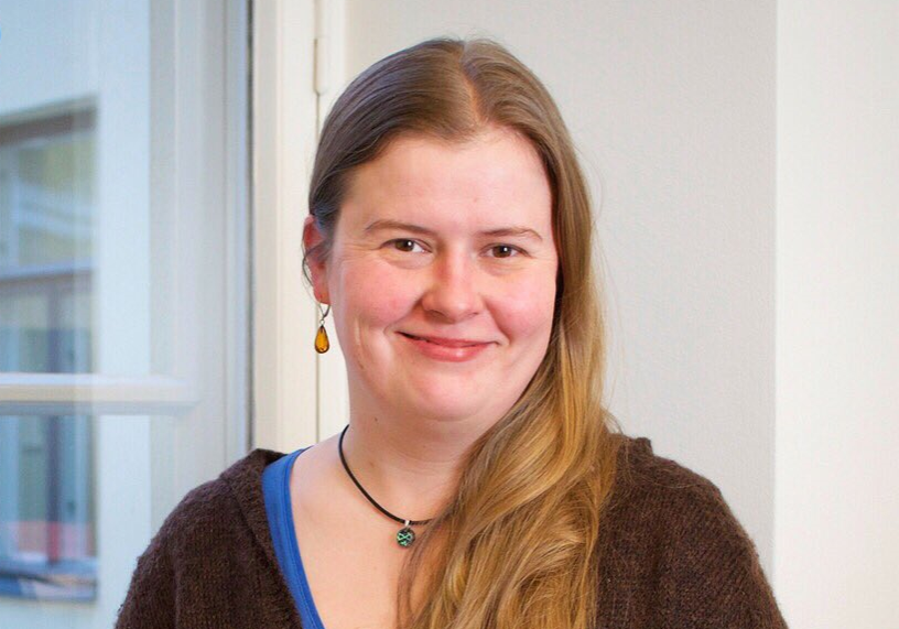 Aino Vesanen toivoo, että tulkkiliike pysyy aktiivisena ja että yhä useammat eritaustaiset tulkit osallistuisivat toimintaan. Kuva: Venla Sandgren