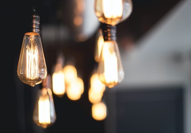 light bulbs-kari-shea-unsplash
