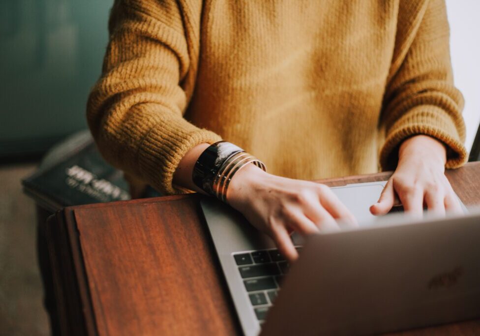 työssä_christin-hume-unsplash