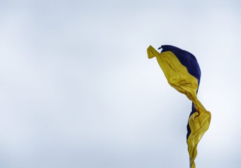 Kuvituskuva: Liehuva Ukrainan lippu.